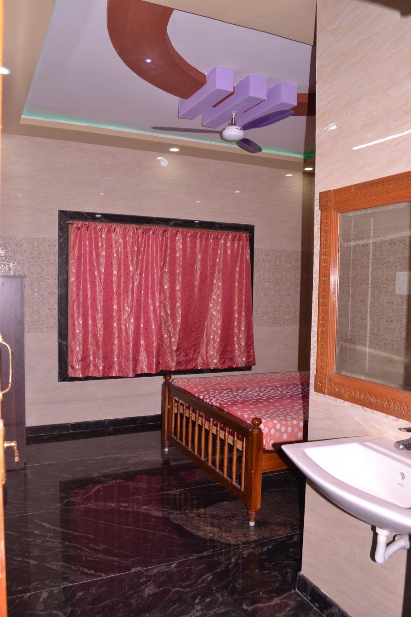 Yuga Guest House Kuttalam  Ngoại thất bức ảnh